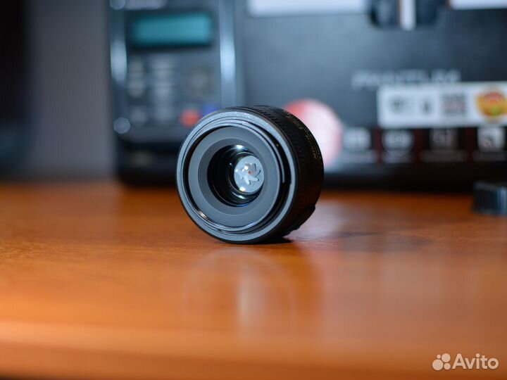 Объектив Nikon 35mm f/1.8G AF-S DX Nikkor