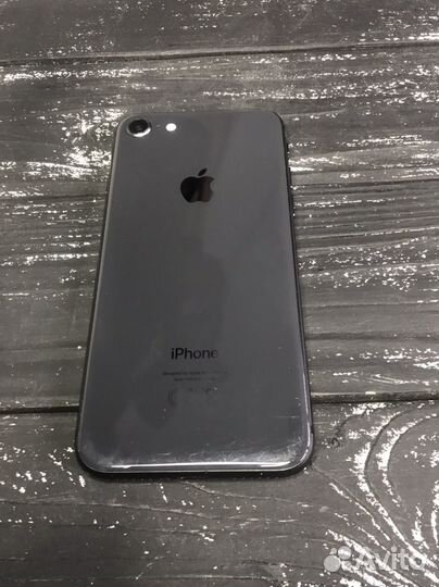 iPhone 8, 64 ГБ