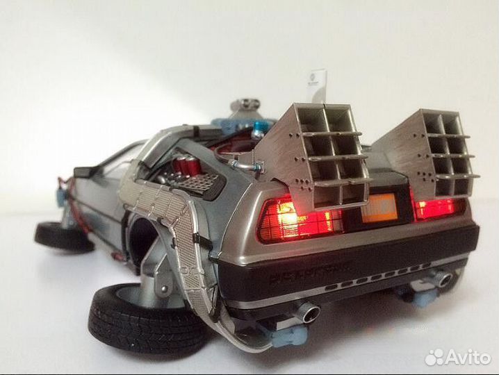 DeLorean DMC-12 