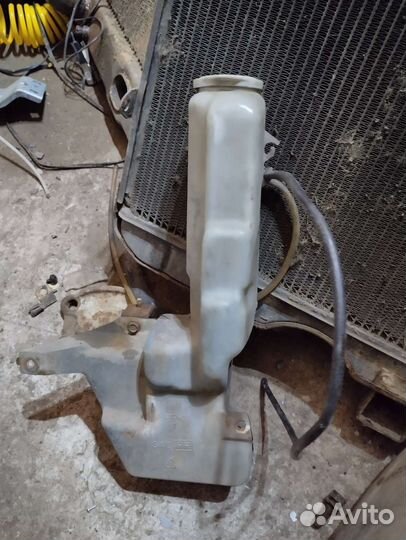 Бачок омывателя mitsubishi Спейс wagon