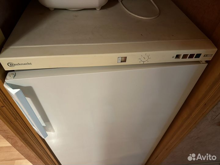 Исправный морозильник Bauknecht