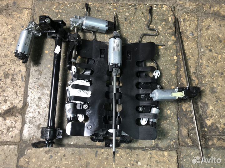 Моторчик сиденья правого Volkswagen Tiguan 08-17