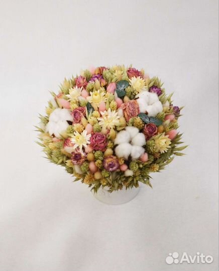 Композиция или букет из сухоцветов
