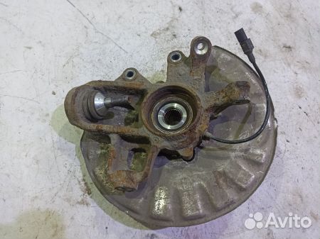 Кулак задний правый A1663500508