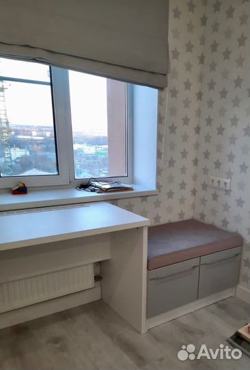 Письменный стол под окно на заказ