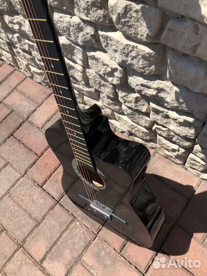 Гитара новая