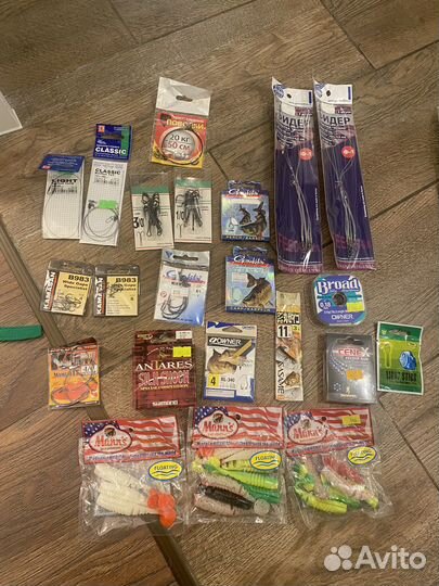 Для рыбалки поводки, леска, крючки