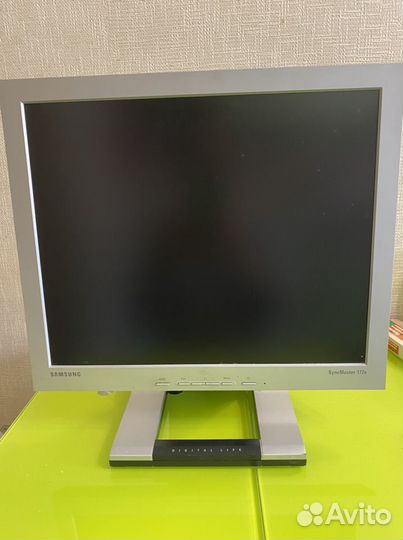 Монитор Samsung 172 В