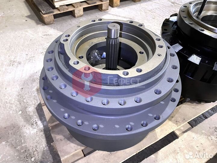 Бортовой редуктор Hyundai R380LC-9