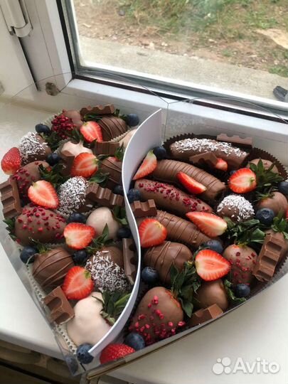 Клубника в шоколаде, десерты, подарок