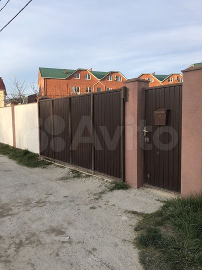 3-к. квартира, 96 м², 2/4 эт.