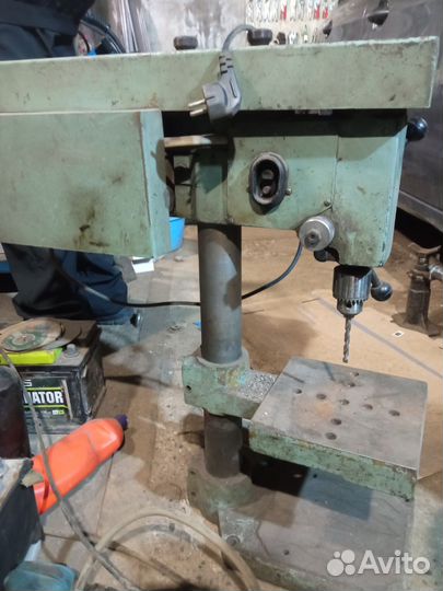 Сверлильный станок