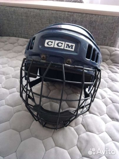 Хоккейный шлем