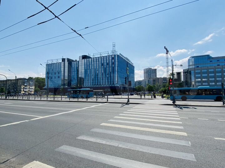 Аренда от 200кв.м пл. Конституции