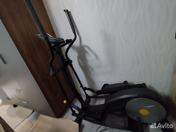 Эллиптический тренажер torneo