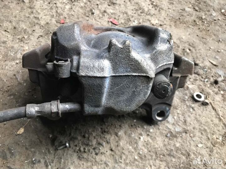 Суппорт передний правый Audi A4 B8 2007-2015