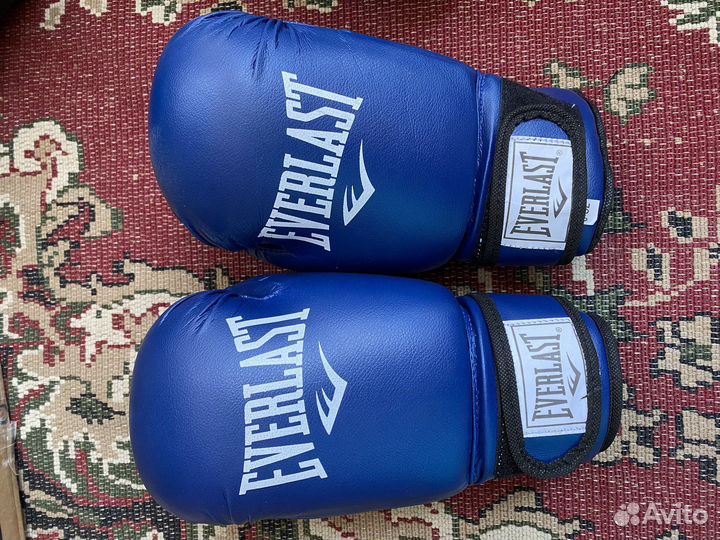 Боксерские перчатки