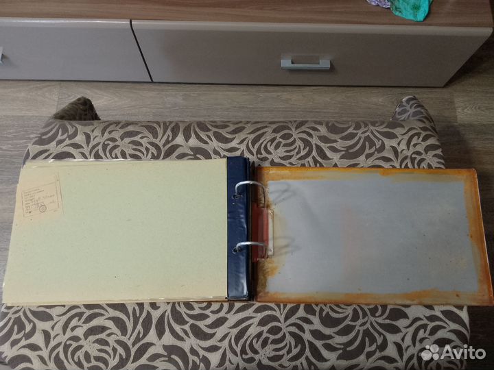 Альбом для значков