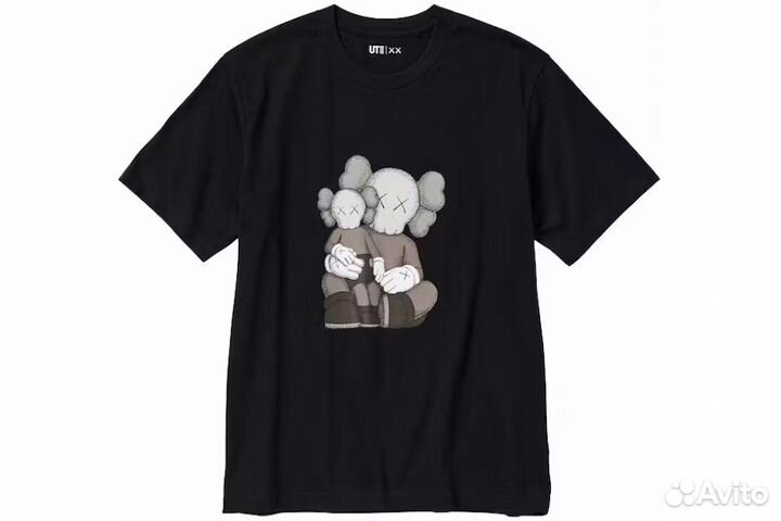 Kaws x Uniqlo UT Short Sleeve Graphic M размер
