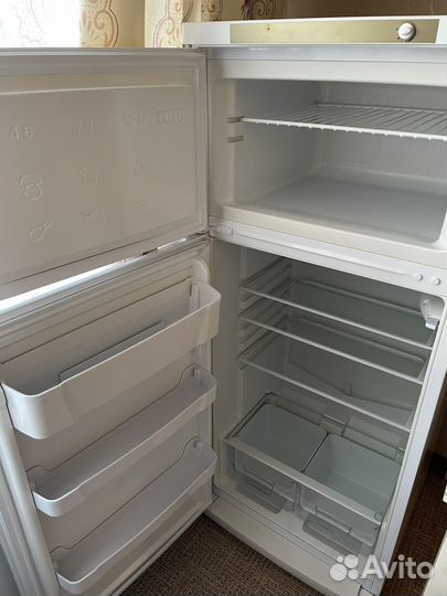 Холодильник бу indesit