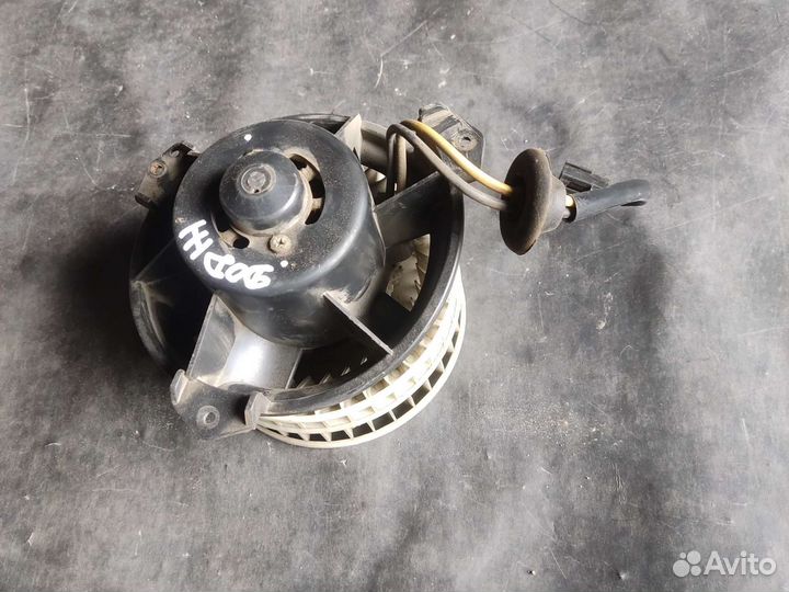 Моторчик печки Dodge Caravan 4