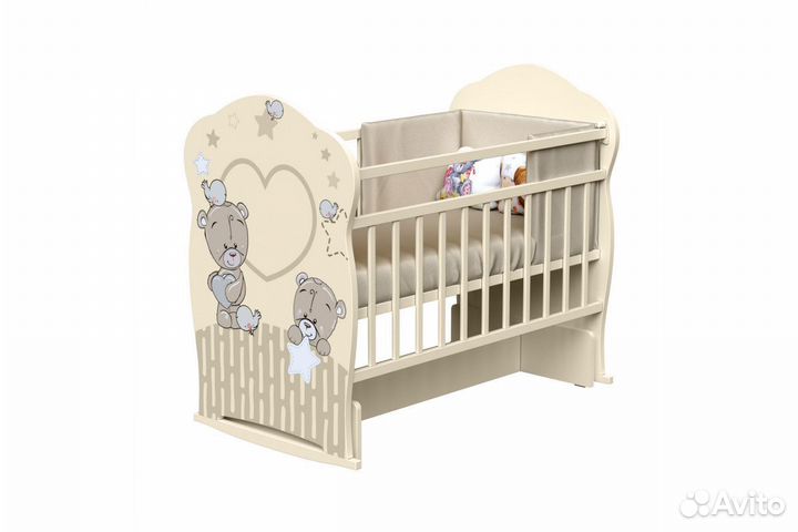 Детская кровать с маятником