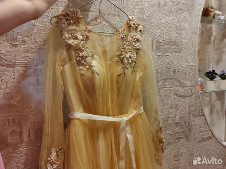 Вечернее платье