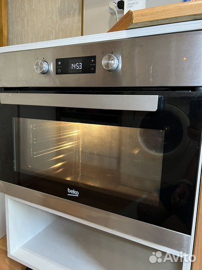 Электрический духовой шкаф Beko BCM12300X