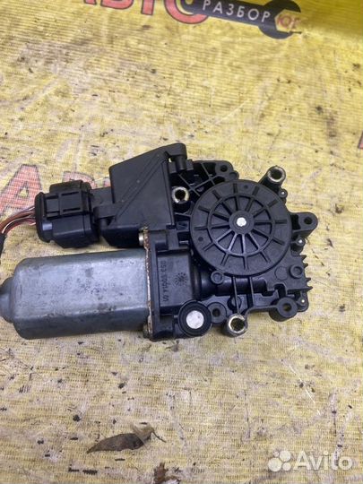 Мотор стеклоподъемника передний правый Audi A6 C5