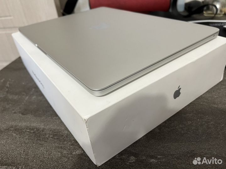 Apple MacBook Pro 13 2019 Touch Bar 8/256