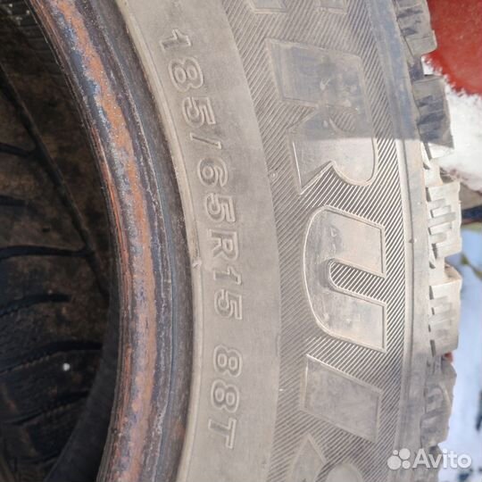 Bridgestone Ice Cruiser 7000 185/65 R15 88T