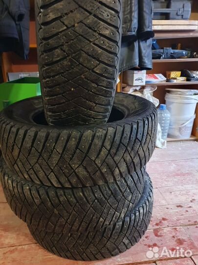 Goodyear UltraGrip Ice 215/65 R16