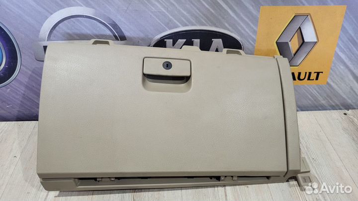 Крышка бардачка Бардачок Kia sorento XM