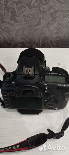 Зеркальный фотоаппарат canon eos 7d mark II