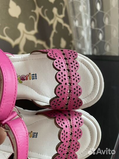 Босоножки нат.кожа новые