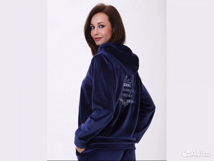 Велюровый костюм женский спортивный