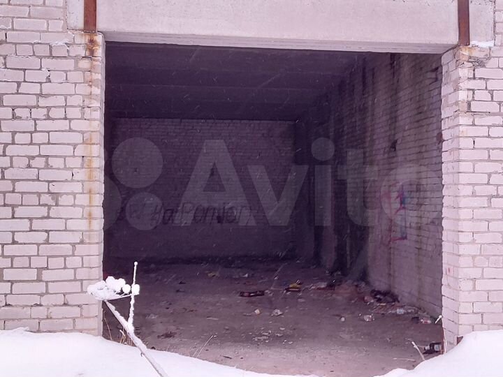 Гараж, > 30 м²