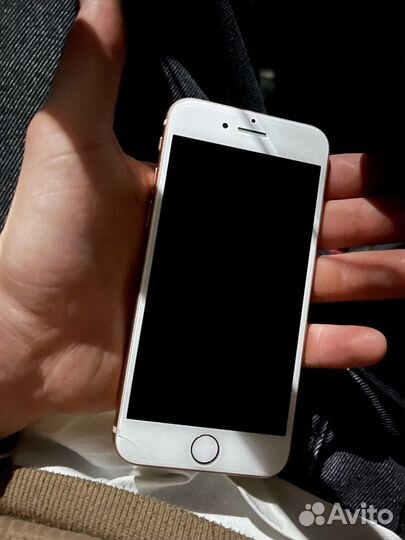 Телефон iPhone 8