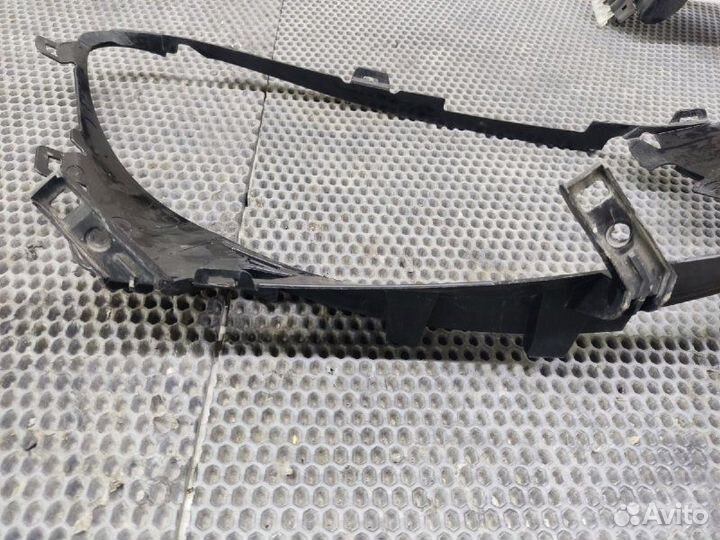 Накладка на фару левая Mercedes-Benz Glc-Class