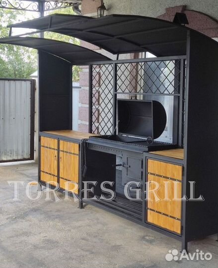 Мангал с крышей