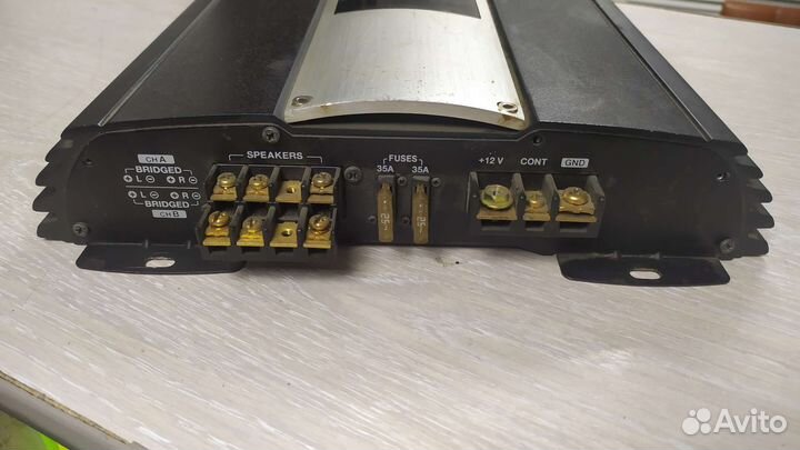 Автомобильный усилитель