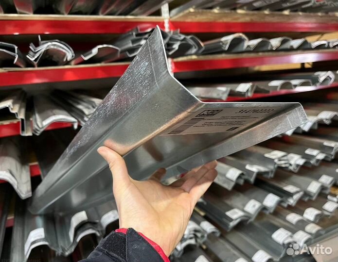 Порог задний левый Dodge Caravan 5, Chrysler Voyag