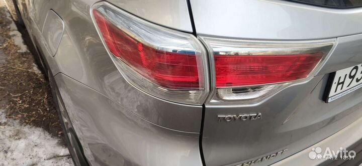 Продам задании фонари Toyota highlander 2014