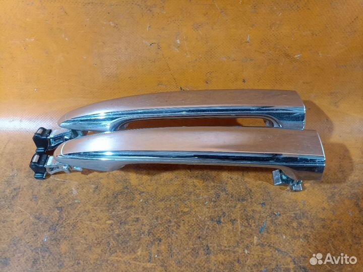 Ручка двери Toyota Noah AZR60G (Переднее)