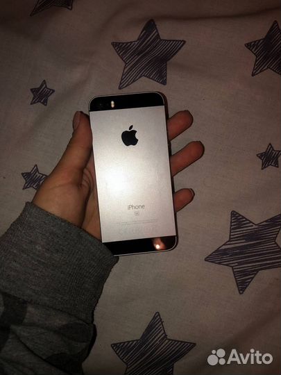 iPhone SE, 32 ГБ