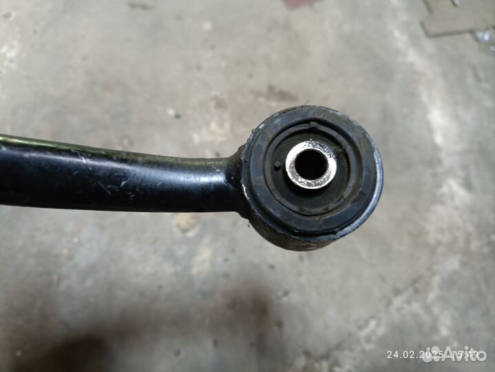 Рычаг передний левый верхний Toyota jzx93