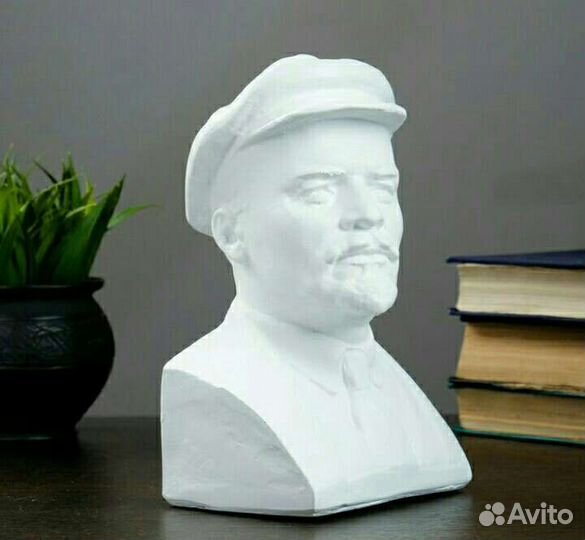 Новый бюст Сталина, Ленина, Путина и др