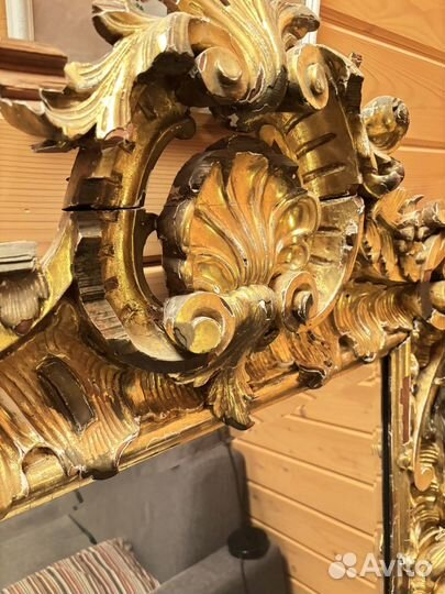 Антикварное настенное зеркало