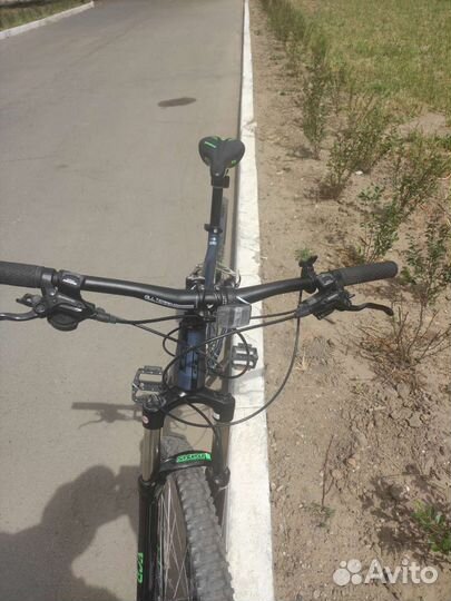 Горный велосипед GT Avalanche Elite 27,5