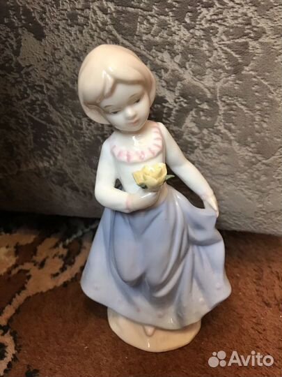 Фарфоровые статуэтки